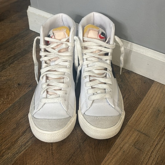 MAKE AN OFFER!!! GREAT CONDITION!! - Picture 2 of 6